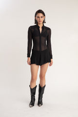 Bodysuit, camisa, thong, elegante, malla, transparente, cuello, puños, negro, vaquero, parte de atras, modelo pelo corto, look completo