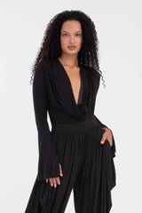 Bodysuit, viscosa, elástico, escote drapeado, cowl, jeans, pantalón, elegante, negro, suave, pelo chino, morena