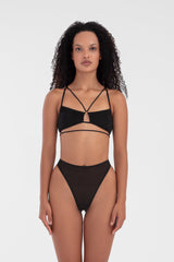 Zendaya, Bralette, Japonés, Transparente, Elástico, Elegante, Cómodo, Versátil, Interior, Exterior, Modelo pelo chino, Fondo blanco, Look completo, Parte frontal